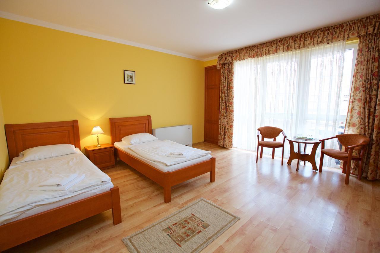Hotel Jarja Hajdúszoboszló Exterior foto